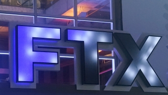 Fiscales de EE. UU. y la SEC acusan al ex director ejecutivo de FTX, Samuel Bankman-Fried