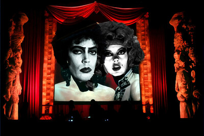 Todas las estrellas de teatro de The Rocky Horror Show están invitadas a reclamar el NFT de su personaje.