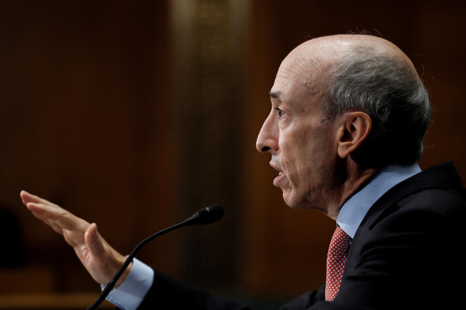 El presidente de la Comisión de Bolsa y Valores de EE. UU. (SEC), Gary Gensler, testifica ante el Comité Senatorial de Banca, Vivienda y Asuntos Urbanos durante una audiencia de supervisión en Capitol Hill en Washington, EE. UU., 15 de septiembre de 2022. REUTERS/Evelyn Hockstein