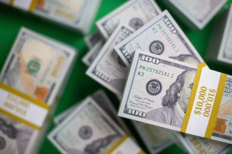 Paquetes de billetes de 100 dólares estadounidenses