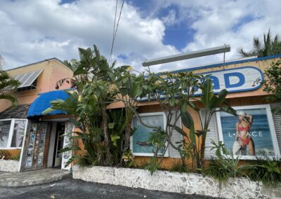 Nomad Surf Shop en Ocean Boulevard en Boynton Beach, Florida.