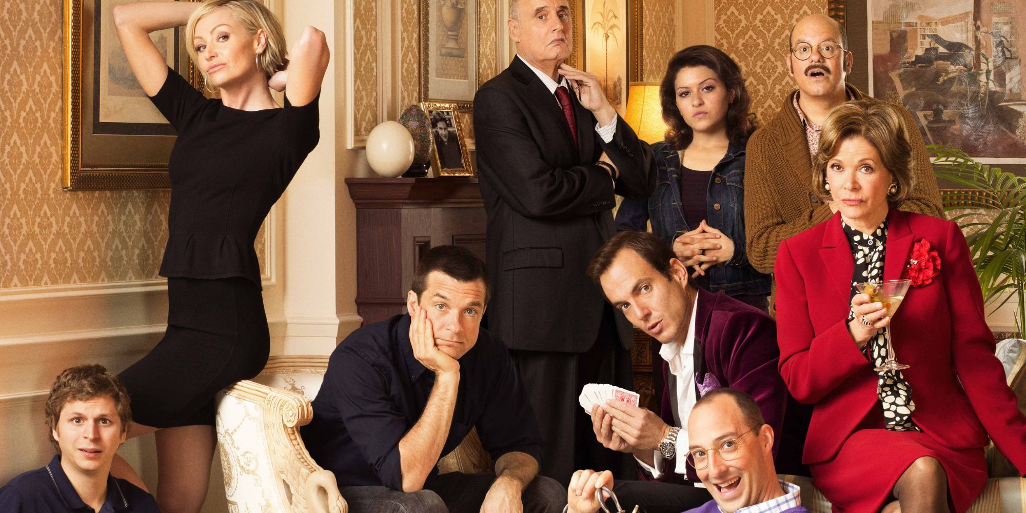 La familia Bluth en Arrested Development posando juntos.