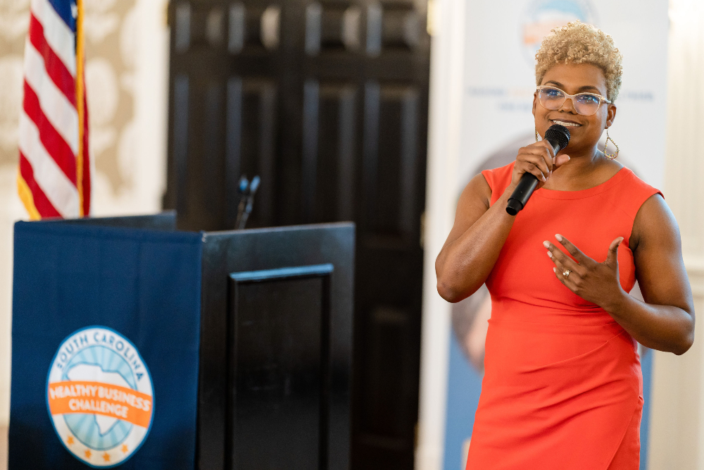 Rozalynn Goodwin, vicepresidenta de compromiso con la Asociación de Hospitales de Carolina del Sur, amplió la asociación estratégica de 12 años de SCHA y compartió una visión para construir una fuerza laboral saludable en Carolina del Sur.  (Foto/Fotografía de B. Knox)