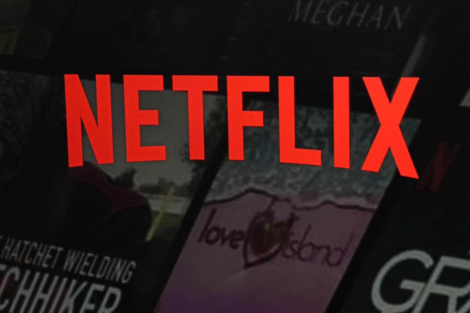 La controvertida represión del uso compartido de contraseñas de Netflix golpeó a los usuarios de EE. UU. el martes, pero los analistas siguen siendo optimistas sobre la capacidad de la iniciativa para agregar un crecimiento incremental de los ingresos.