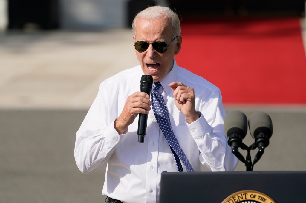 El presidente Biden en un evento después de promulgar la Ley de Reducción de la Inflación el 13 de septiembre de 2022.