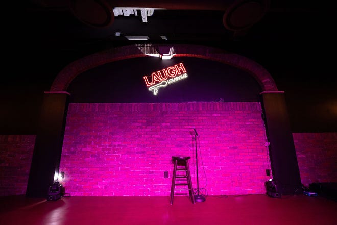 Laugh Louisville, un nuevo club de comedia abrió en 4th Street Live a principios de abril.