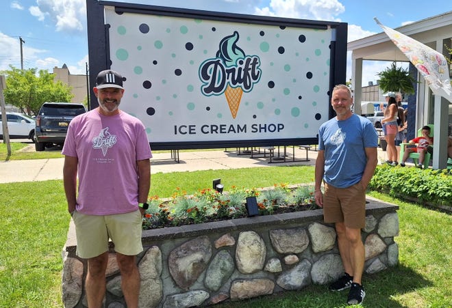 En mayo, Michael Collins y David Zawicki abrieron Drift Ice Cream Shop en Gaylord.