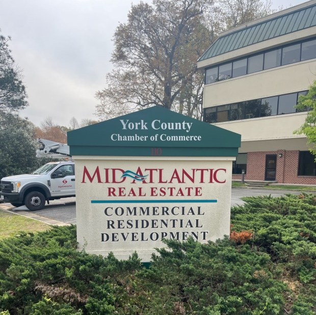 La Cámara de Comercio del Condado de York se mudó recientemente al edificio Mid-Atlantic Commercial Real Estate para albergar un programa de tutoría empresarial.  (Cortesía de Stacy Whiting)