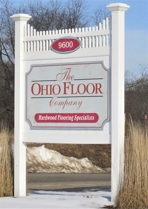 Ohio Floor Company, cerca de Holmesville, es otra pequeña empresa del condado de Holmes que ha ayudado a colocar al condado de Holmes en el mapa nacional y ha ayudado al condado a obtener la clasificación número 1 en el estado para pequeñas empresas.