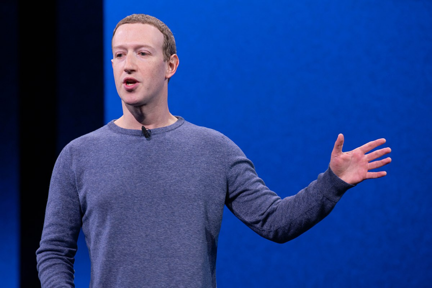 El CEO de Facebook, Mark Zuckerberg, anuncia el plan para hacer que Facebook sea más privado.