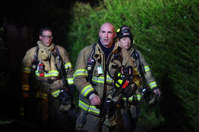 Los bomberos de Chappaqua luchan contra un incendio temprano en la mañana que destruyó un negocio en South Bedford Rad en Chappaqua el 9 de septiembre de 2023. El MTR ubicado en 65 South Bedford Road estaba completamente envuelto en llamas cuando los bomberos llegaron poco después de la medianoche.  Los bomberos de Pleasantville, Thornwood, Mt. Kisco ayudaron en el lugar.