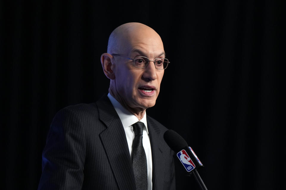 El comisionado de la NBA, Adam Silver, dijo que la nueva Política de participación de jugadores es una respuesta a un problema de gestión de carga que “se nos había escapado un poco”.  (Kirby Lee/USA TODAY Sports)