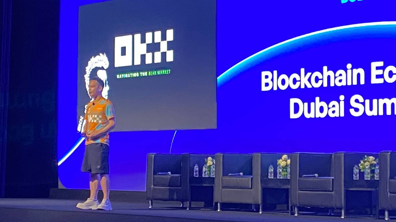 Lai pronuncia su discurso de apertura en el evento Blockchain Economy Summit Dubai