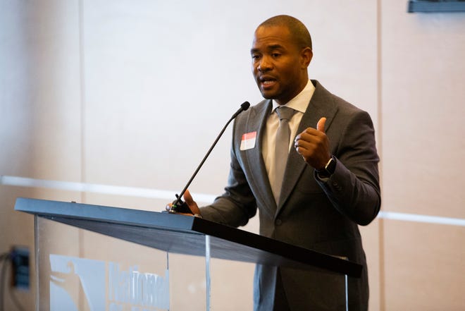 Ernest Strickland, presidente y director ejecutivo de la Asociación de Empresarios Negros de Memphis, habla durante la sesión informativa “La verdad en los datos: comprender el viaje de los negocios negros” en el Museo Nacional de Derechos Civiles en Memphis, Tennessee, el miércoles 11 de octubre de 2023.