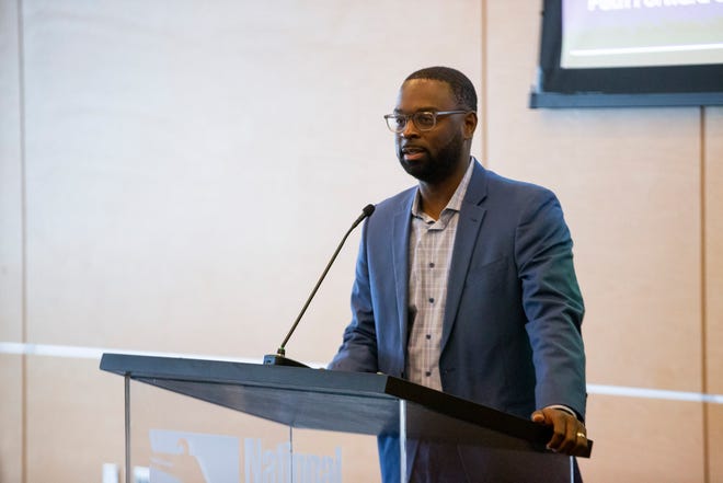 El alcalde electo Paul Young habla durante la sesión informativa “La verdad en los datos: comprender el viaje empresarial de los negros” en el Museo Nacional de Derechos Civiles en Memphis, Tennessee, el miércoles 11 de octubre de 2023.