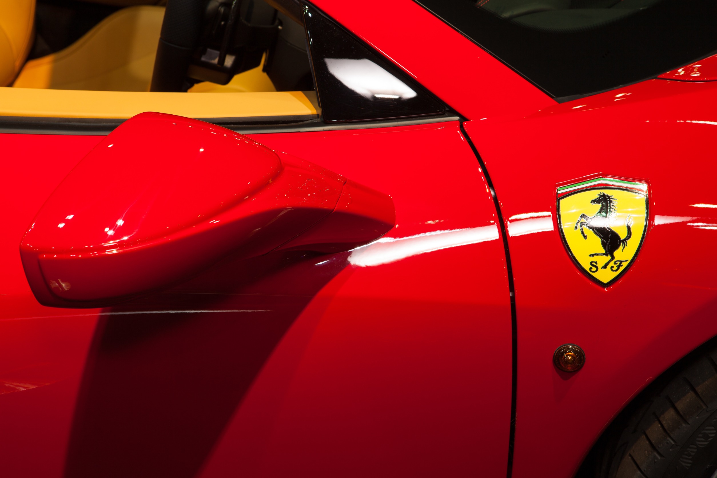 Ferrari 458 Spyder exhibido en el Salón Internacional del Automóvil de Bangkok 2013