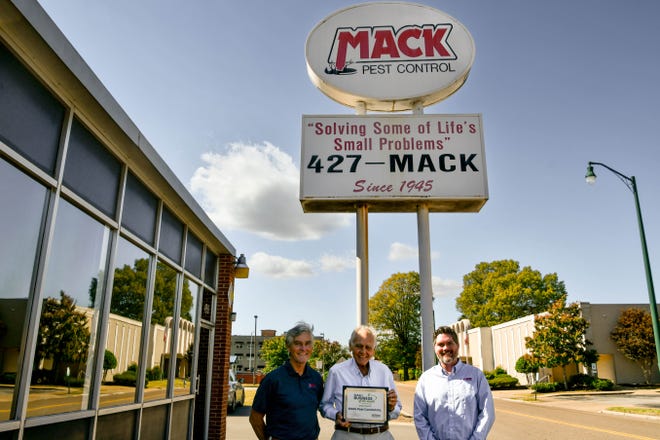 Mack Pest Control fue nombrada Pequeña Empresa del Mes por la Greater Jackson Chamber.