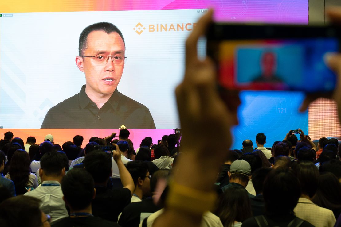 Changpeng Zhao, ex director ejecutivo de Binance, se declaró culpable de no mantener un programa eficaz contra el lavado de dinero y enfrenta una sentencia máxima de 18 meses de prisión.