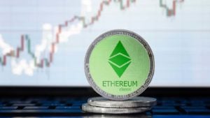 Una foto conceptual de la moneda Ethereum Classic (ETC)