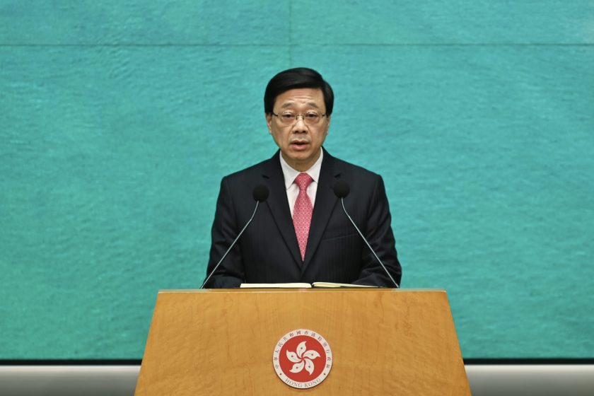 El director ejecutivo de Hong Kong, John Lee Ka-chiu.