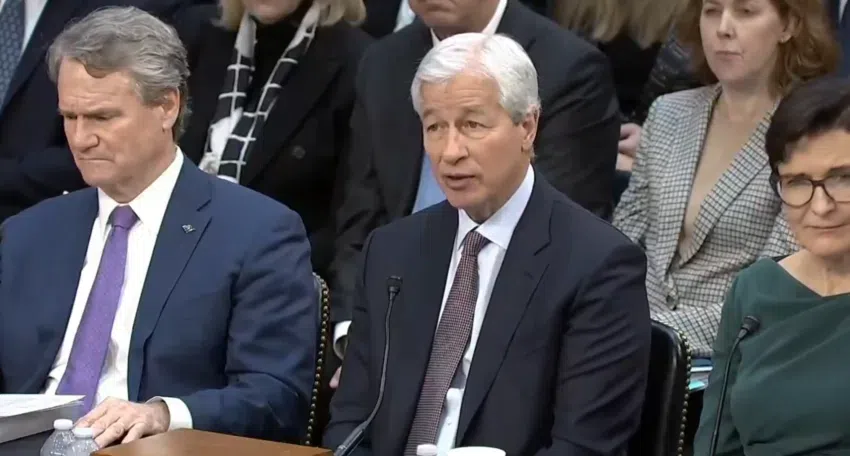 Jamie Dimon en el momento en el que declara en contra de las criptomonedas