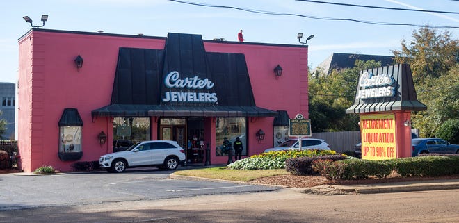 Carter Jewelers en High Street en Jackson, Mississippi, vista el martes 12 de diciembre, es una de las joyerías más antiguas de los Estados Unidos que funcionan continuamente.  El propietario Jerry Lake se jubilará y su hijo, Jay Lake, se hará cargo del negocio.