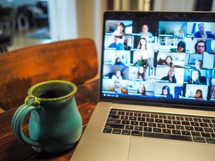 Las mejores acciones de videoconferencias para comprar