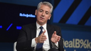 William Ackman, director ejecutivo y administrador de cartera de Pershing Square Capital Management LP, habla en la conferencia DealBook del New York Times en el Jazz at Lincoln Center el 10 de noviembre de 2016 en la ciudad de Nueva York.  (Foto de Bryan Bedder/Getty Images para The New York Times)