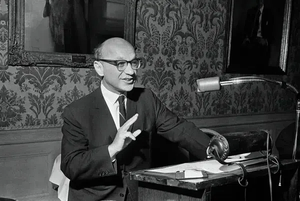 ¿Milton Friedman pudo ser el creador de Bitcoin?