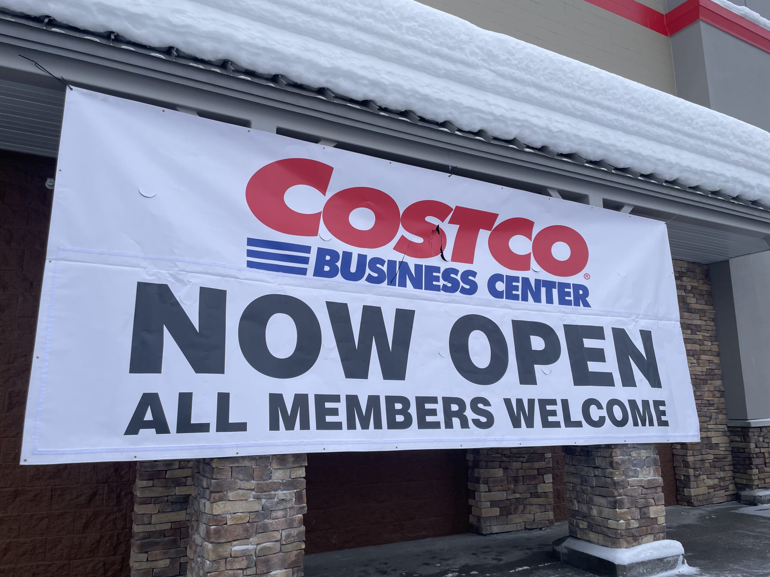 El cartel de apertura del Costco Business Center.