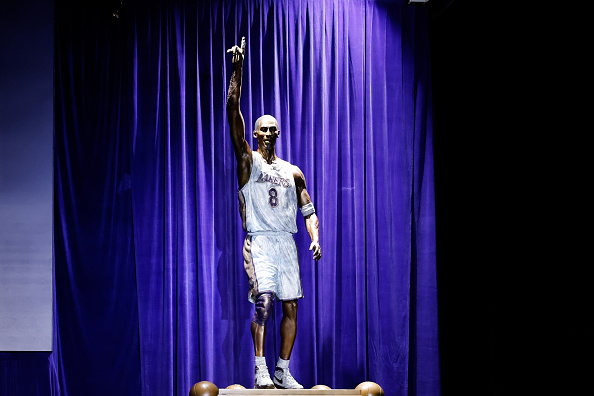 NBA: Inauguración de la estatua de Kobe