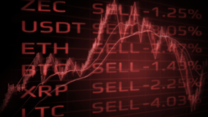 Concepto de venta de pánico en el mercado de criptomonedas.  Doble exposición de la caída del precio de las monedas digitales y del gráfico técnico.  Ambos están en color rojo para indicar la etapa bajista.  Criptos para vender.  criptomonedas para vender