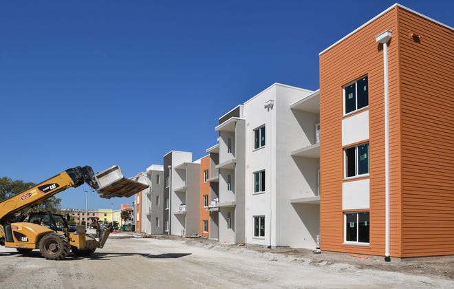 La Autoridad de Vivienda de Sarasota está a punto de finalizar en Cypress Square, un proyecto de vivienda asequible de tres edificios que consta de 84 unidades y una casa club en la cuadra 1600 de la calle 21 en Sarasota.