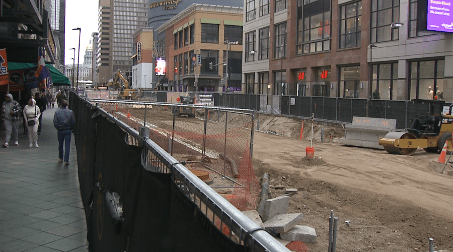 Construcción del centro comercial de la calle 16