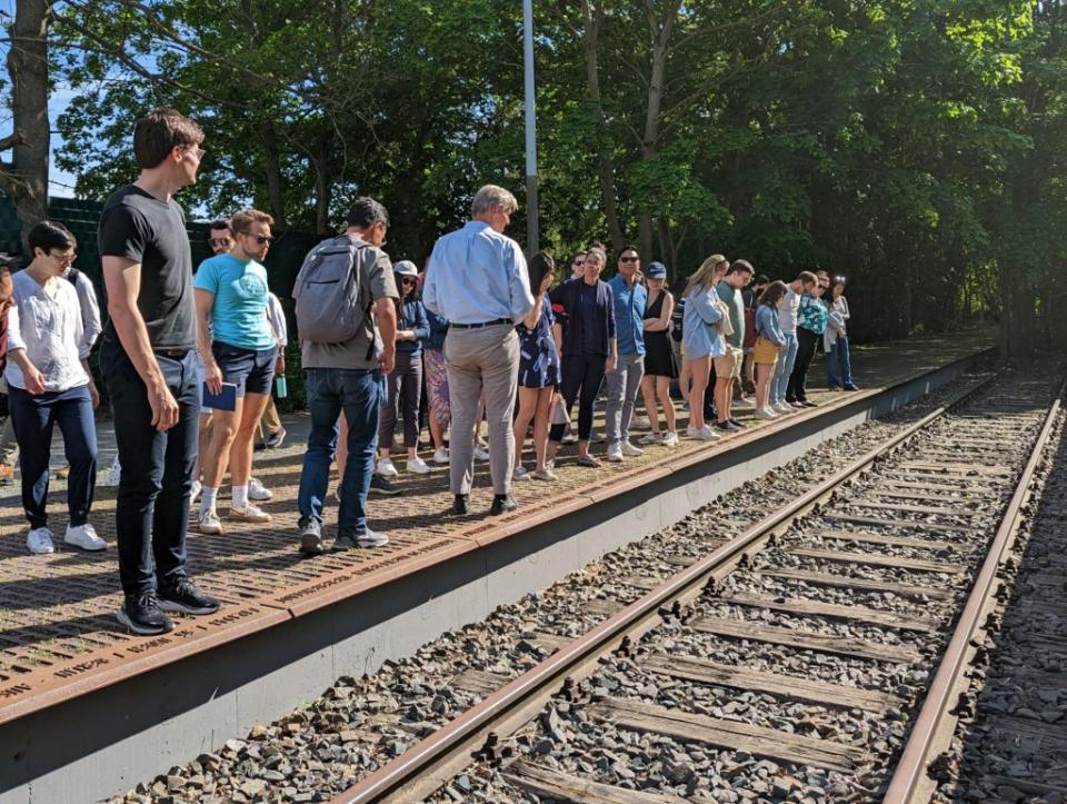 Un programa de becas empresariales aborda la ética a través de la lente del Holocausto