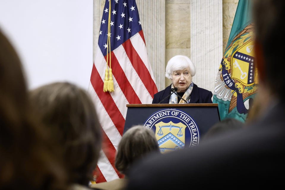 WASHINGTON, DC – 6 DE JUNIO: La Secretaria del Tesoro de EE. UU., Janet Yellen, habla durante la Conferencia del Consejo de Supervisión de la Estabilidad Financiera sobre Inteligencia Artificial y Estabilidad Financiera en el Departamento del Tesoro de EE. UU. el 6 de junio de 2024 en Washington, DC.  Durante su discurso, Yellen habló sobre el impacto futuro de la inteligencia artificial en la economía.  (Foto de Anna Moneymaker/Getty Images)