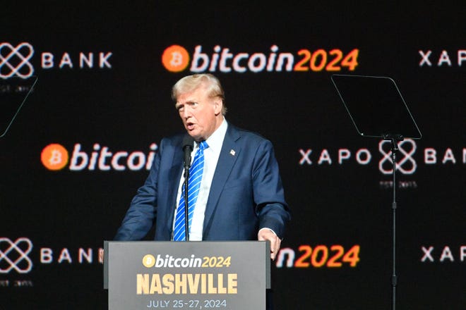 El expresidente Donald Trump se dirige a la conferencia Bitcoin 2024 en el Music City Center en Nashville, Tennessee, el sábado 27 de julio de 2024.