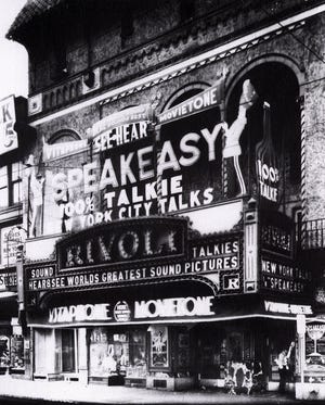 El Teatro Rivoli, un cine de 1.800 asientos construido en la década de 1920, estuvo alguna vez en la esquina donde se está construyendo el complejo de Florio. En esa época, la vida nocturna de Paterson era vibrante, con teatros de ópera, teatros y escenarios de vodevil.