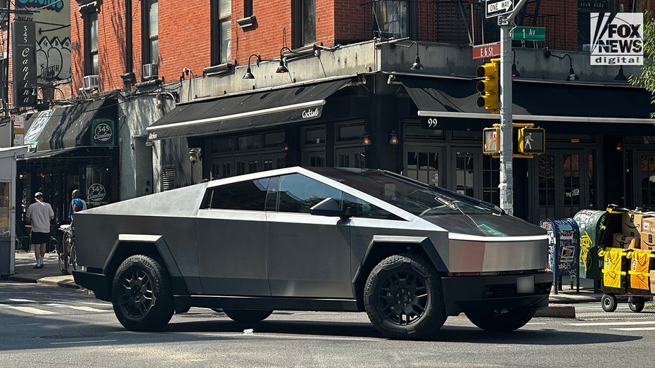 Un Tesla Cybertruck en East Village, Manhattan