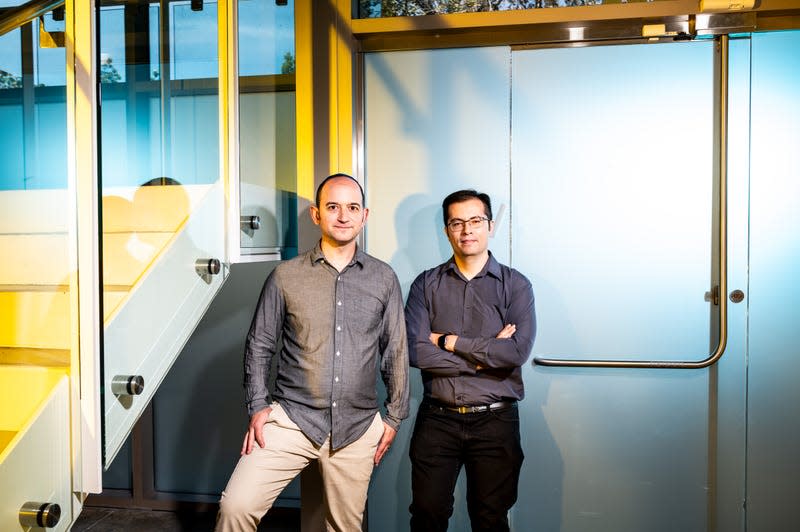 Los cofundadores de Character.AI, Noam Shazeer (izquierda) y Daniel de Freitas Adiwardana - Foto: Winni Wintermeyer/The Washington Post (Getty Images)