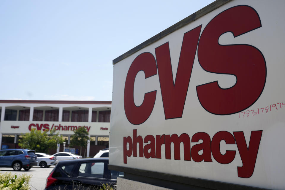 ARCHIVO - Un letrero marca una sucursal de CVS el 16 de mayo de 2023, en Pasadena, California (Foto AP/Marcio José Sánchez, Archivo)