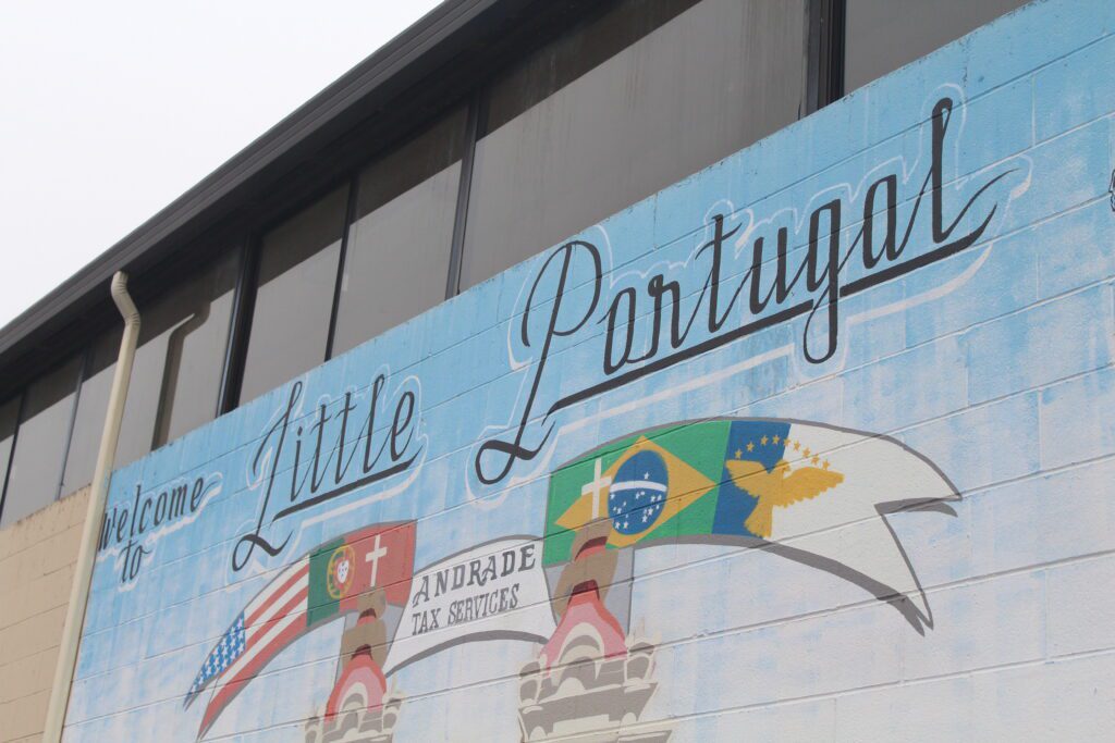 El mural de Little Portugal en el este de San José, afuera del asador brasileño Silva. Foto de Vicente Vera.